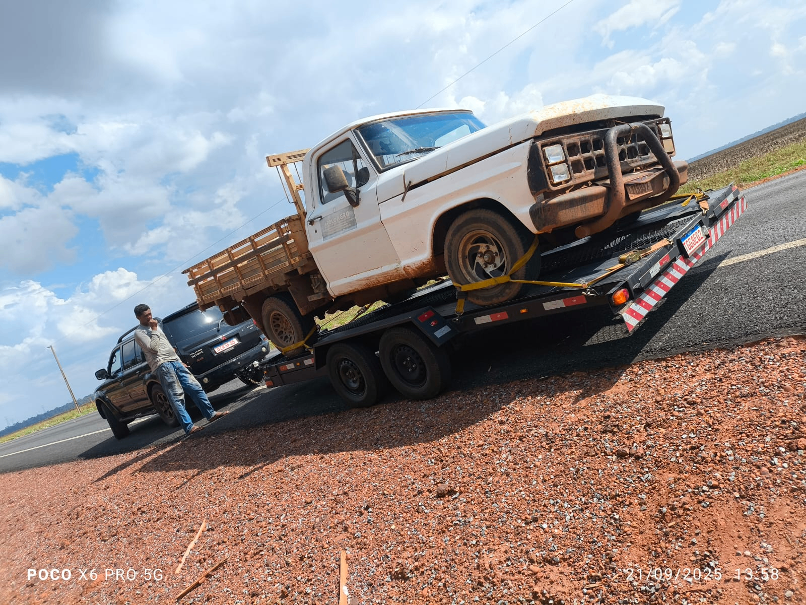 Reboque de caminhonete em rodovia na região de Matupá